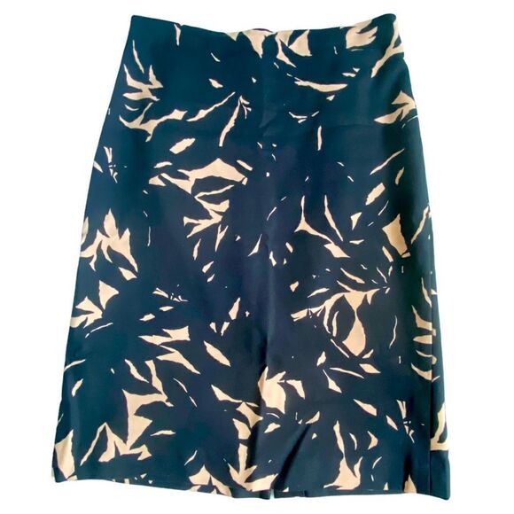 Ann Taylor Palm Leaf Floral Pencil Skirt Size 4 - Picture 2 of 8